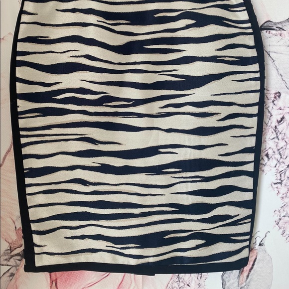 Ann Taylor wave print skirt size 2 NWT - Picture 3 of 5